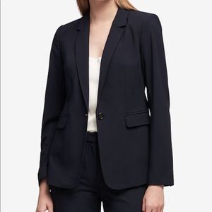 EXPRESS ONE BUTTON BLAZER IN BLACK